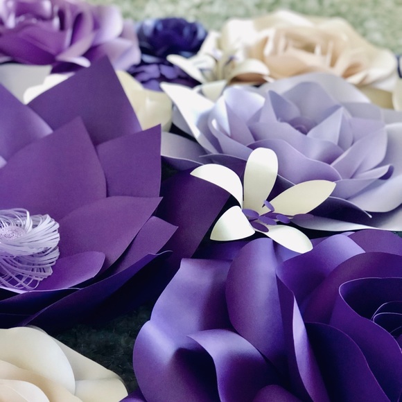 Large Paper Flower Set - Picture 6 of 7